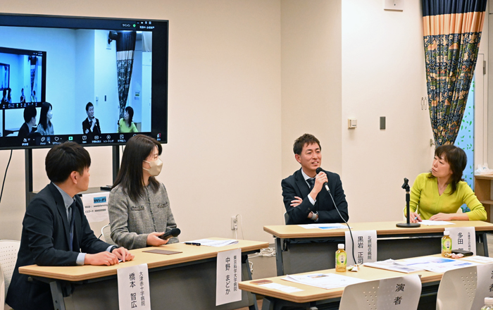 パネルディスカッションでは登壇者たちが病院DXに対する考え方や進め方で感じていることを意見交換した