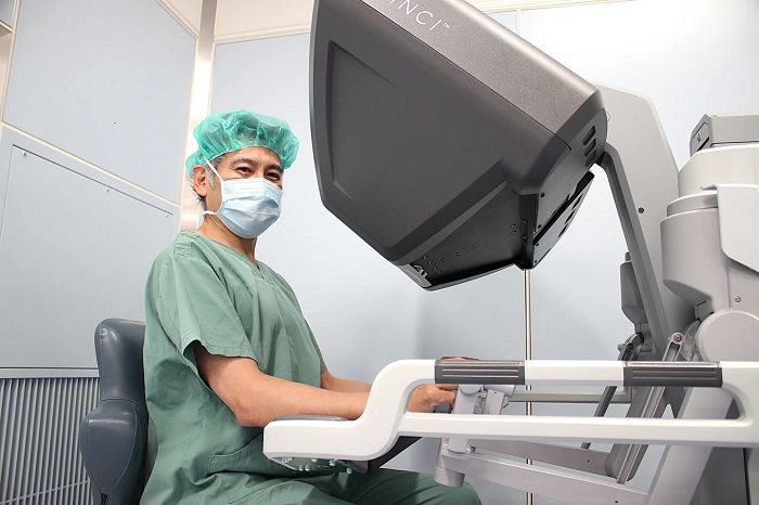 「ダビンチSP」と執刀医の大森健主任部長