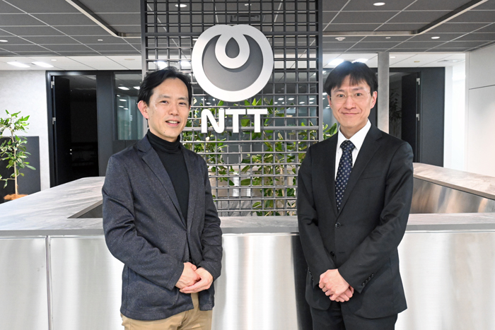 （左から）佃英樹・常務取締役メディカルサービス事業部長／パーソナルサービス事業部長、茂垣武文・メディカルサービス事業部検査サービス部長／データコンサルテーション事業部システム開発部長