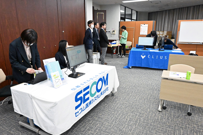 セコム医療システムとDONUTSのブース